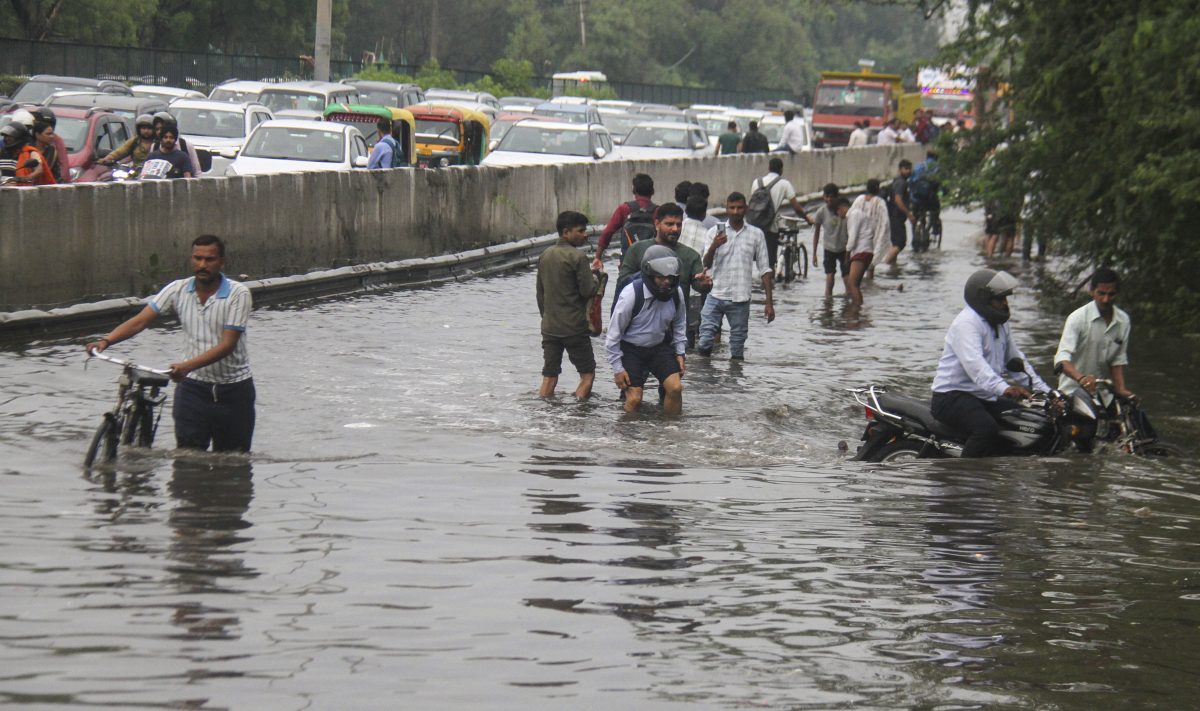 Heavy Rain Alert: 5 मई को इन राज्यों में भारी बारिश, चलेंगी तूफानी हवा, मौसम विभाग का ऑरेंज अलर्ट जारी 4 02051 Pti05 02 2025 000182B