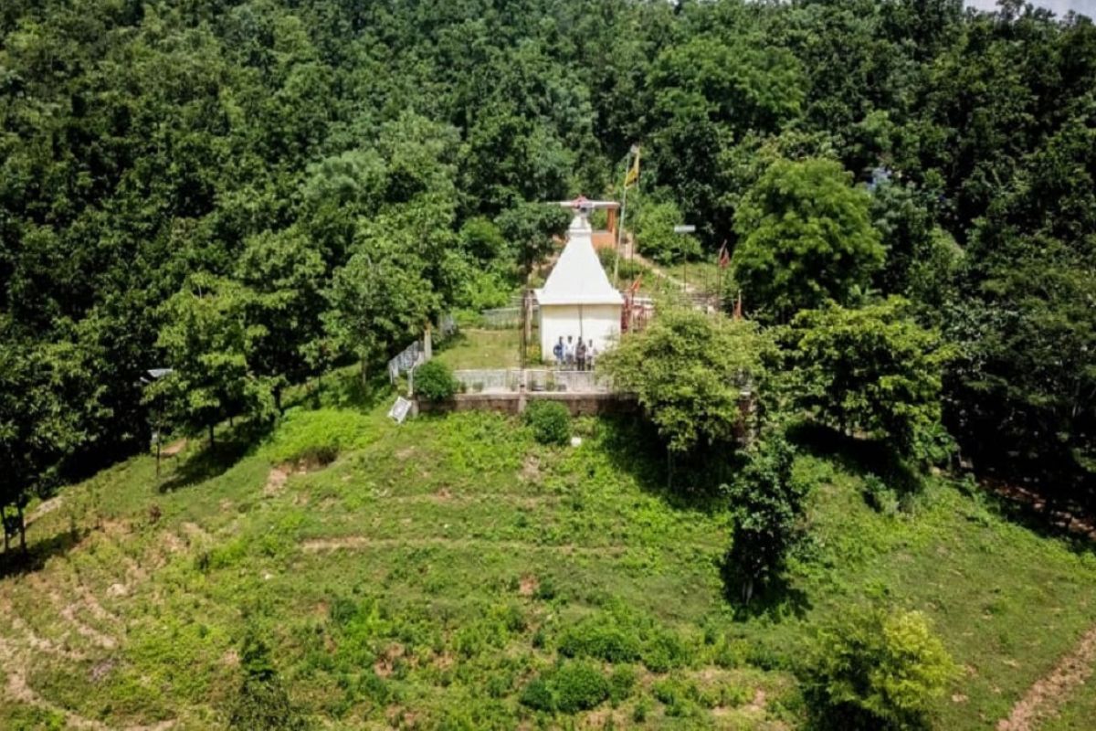 झारखंड में यहां हुआ था पवनपुत्र हनुमान का जन्म, आज भी इस जगह पर बसे हैं उनके वंशज 2 Anjan Dham 1