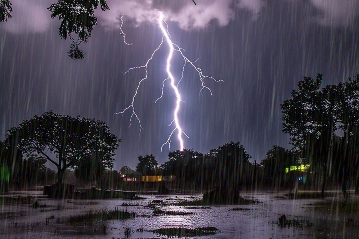 Heavy Rain Alert: 23 मई तक पूर्वोत्तर भारत में भयंकर बारिश, आंधी तूफान की चेतावनी, Imd का हाई अलर्ट 5 Rain Alert