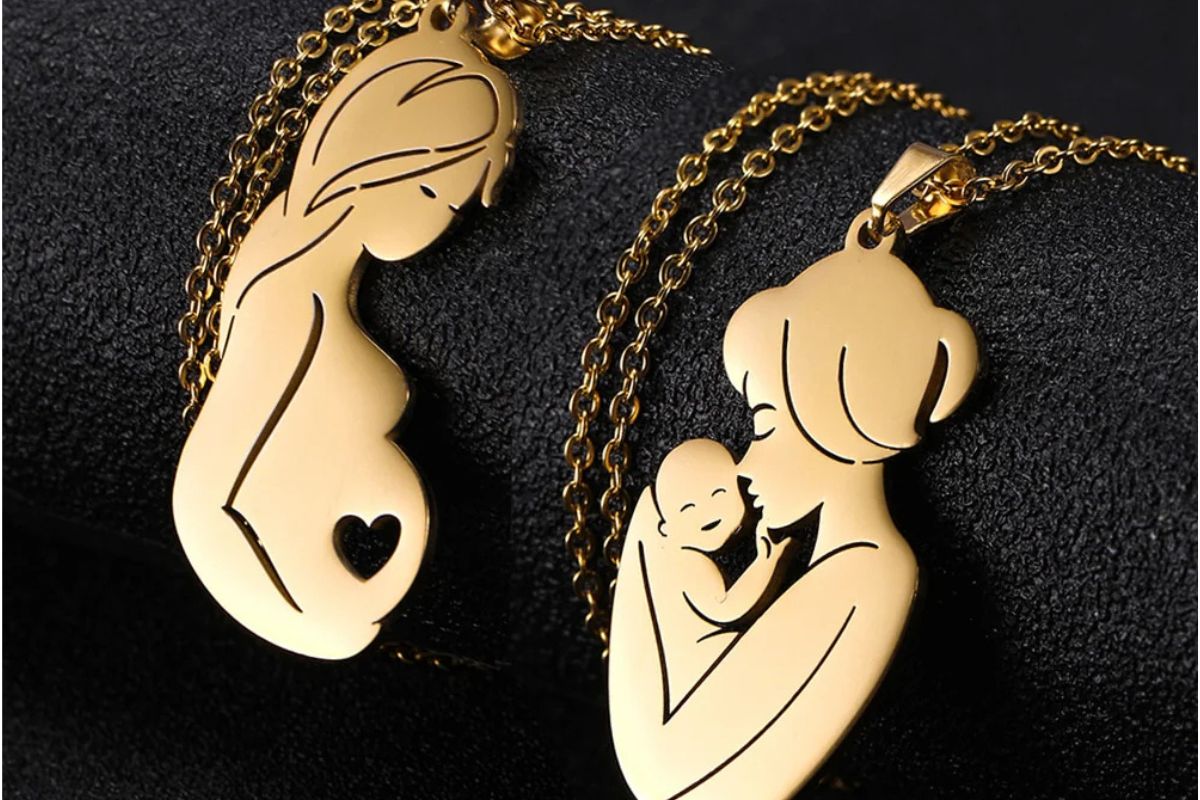 Latest Gold Chain With Pendant: मदर्स डे पर मां से ऐसे करें प्यार का इजहार, गिफ्ट करें लेटेस्ट गोल्ड चेन विद पेंडेंट 4 Latest Gold Chain With Pendant 88 1
