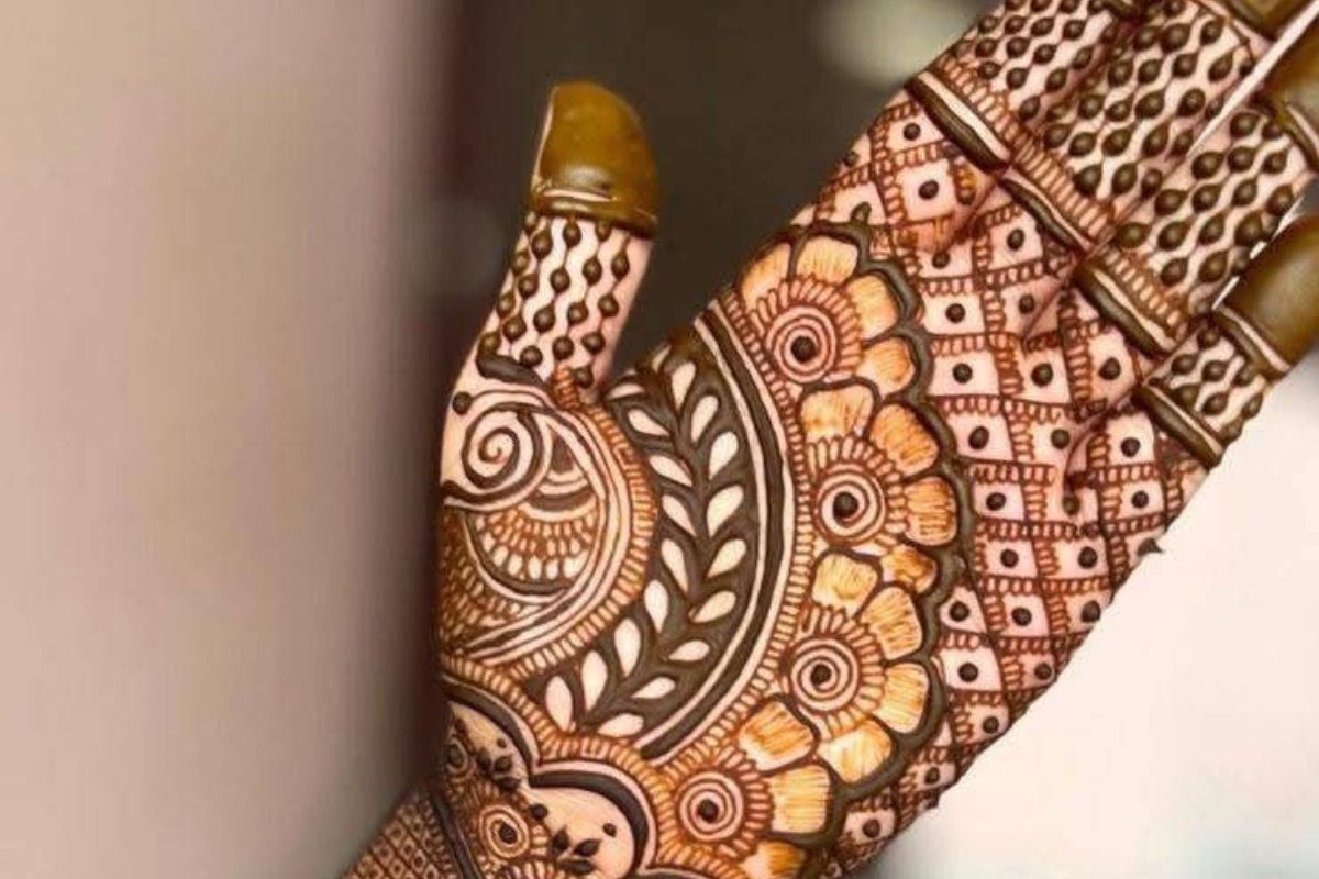 Latest Mehndi Designs: जब प्यार की मेहंदी होगी खास,पिया भी देखेंगे बार-बार 4 Latest Mehndi Design 161323
