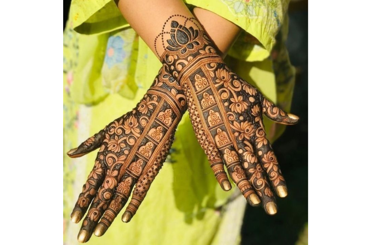 Top 10 Back Hand Mehndi Designs For Every Occasion: शादी से लेकर त्योहारों तक लगाएं ये 10 खूबसूरत बैक हैंड मेहंदी डिजाइन 2 Mehndi Design 1
