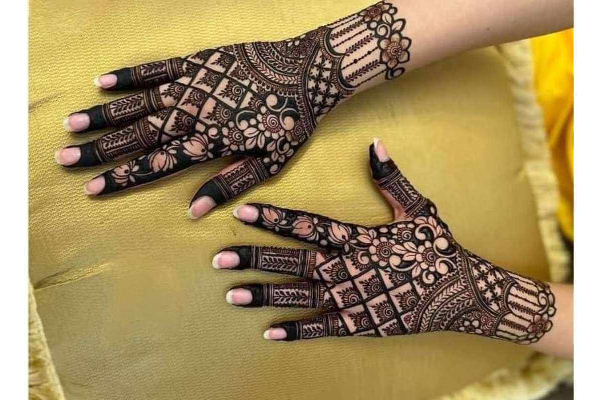Top 10 Back Hand Mehndi Designs For Every Occasion: शादी से लेकर त्योहारों तक लगाएं ये 10 खूबसूरत बैक हैंड मेहंदी डिजाइन 11 Top 10 Back Hand Mehndi Designs For Every Occasion