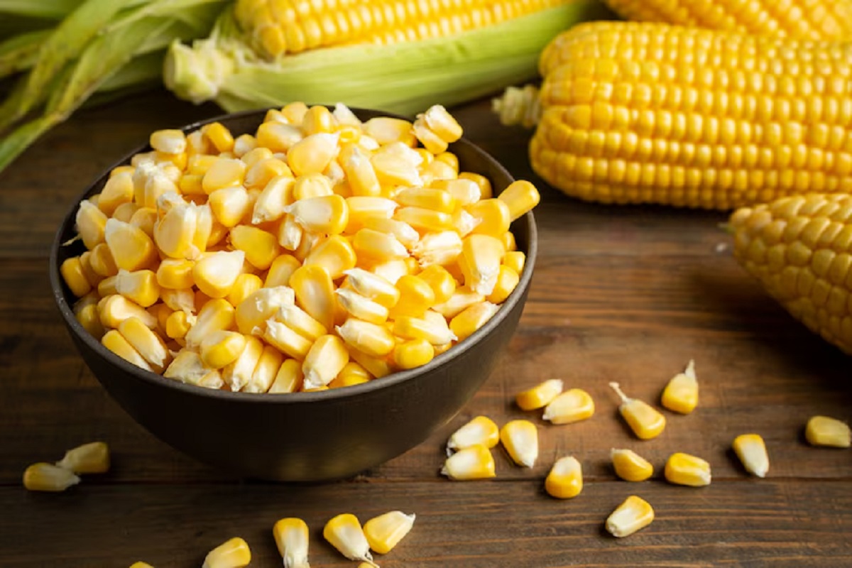 Sweet Corn Chat Recipe: स्वीट कॉर्न और खीरे से बनाएं 5 मिनट में हेल्दी चाट, स्वाद ऐसा कि हर कोई मांगे दोबारा! 2 Raw