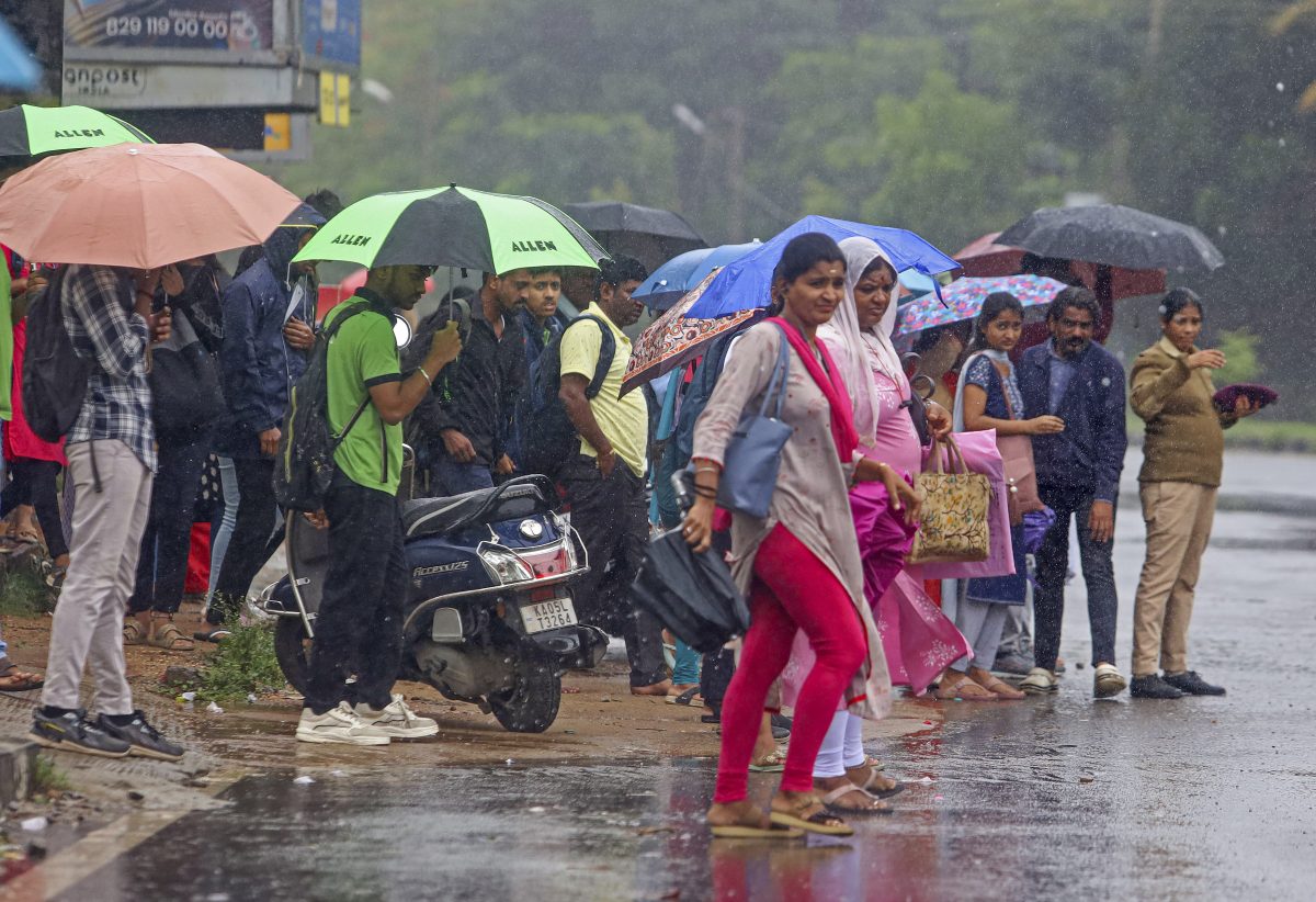Heavy Rain Alert: भारी बारिश की चेतावनी, IMD का अलर्ट, 50 किलोमीटर की रफ्तार से तेज हवा 5 Heavy Rain Alert