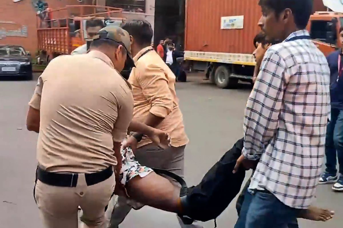 Bengaluru Stampede: Rcb की जीत के जश्न में भगदड़, 11 की मौत, 33 घायल, पीएम मोदी ने जताया दुख 3 Bengaluru-Stampede-Injured