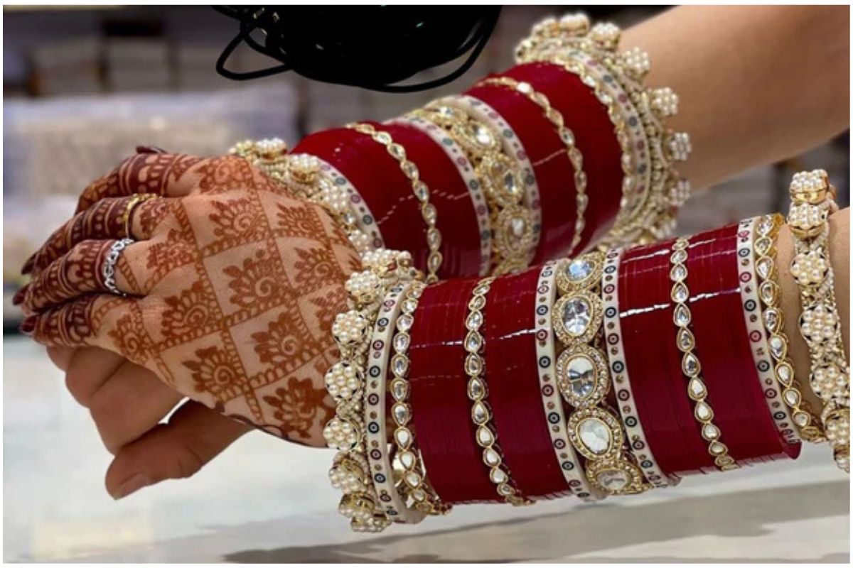 Latest Chura Designs: रंग-बिरंगे चूड़े जो दुल्हन के हर लुक को बना दें खास 2 Latest Bridal Chura Designs 21