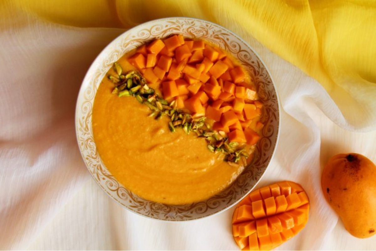 Mango Raita Recipe: आम का मौसम जाने से पहले जरूर ट्राई करें ये टेस्टी मैंगो रायता रेसिपी 3 How To Make Mango Raita | Aam Ka Raita Kaise Banaye: मैंगो रायता रेसिपी