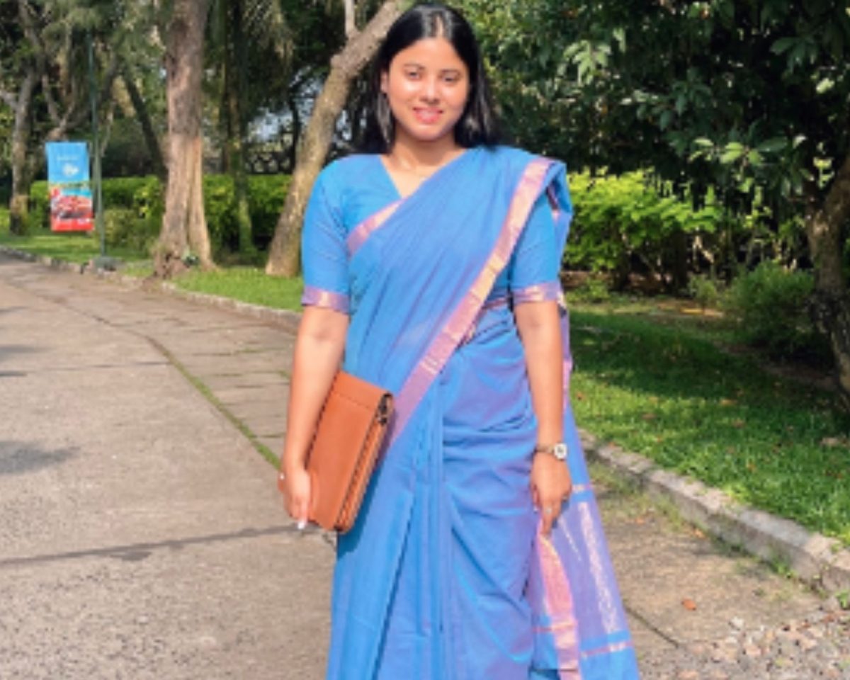 इन कपड़ों में कहर ढाती है रिंकू सिंह की मंगेतर प्रिया सरोज, देख लिया फोटो तो हो जाएगा हार्ट फेल 2 Natural Style Girl Running On The Road Hbd Photo Template 3 3