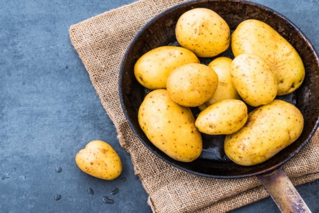 Crispy Potato Wedges Recipe: ब्रेकफास्ट में बनाएं टेस्टी और कुरकुरे पोटैटो वेजेस 2 Potato Benefits
