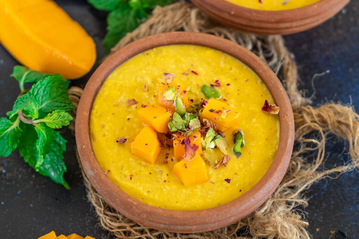 Mango Raita Recipe: आम का मौसम जाने से पहले जरूर ट्राई करें ये टेस्टी मैंगो रायता रेसिपी 2 Mango Raita Recipe
How To Make Mango Raita
Easy Mango Raita Recipe