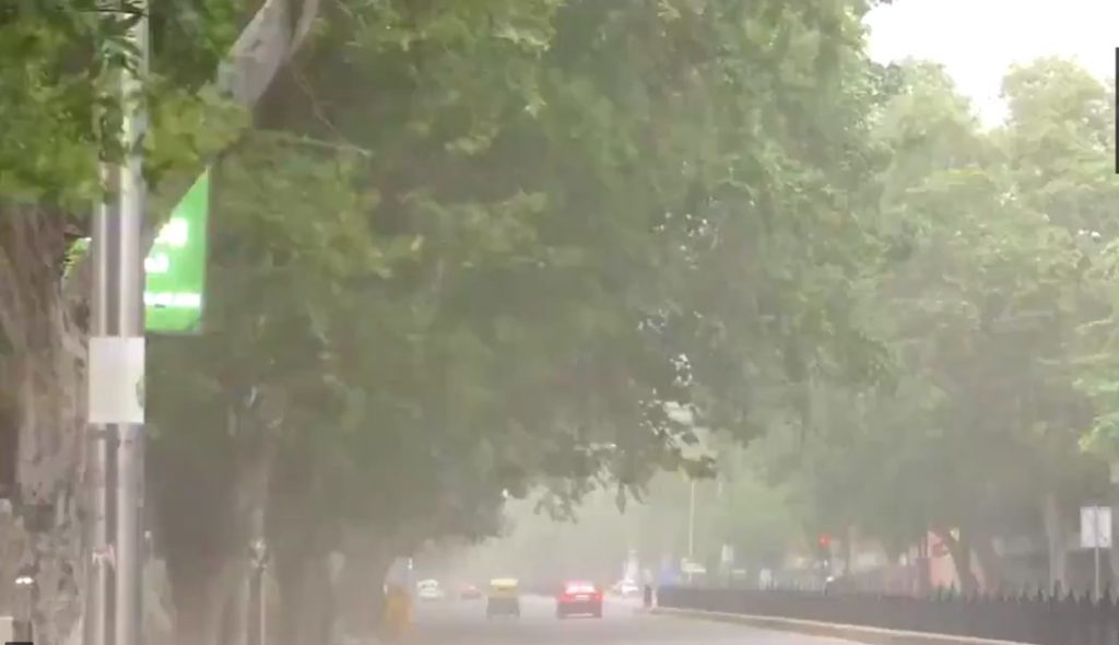 24 घंटों तक भारी से बहुत भारी बारिश, Imd ने जारी किया अलर्ट, 70 किलोमीटर की रफ्तार से चलेंगी हवाएं 3 Heavy Rain Alert