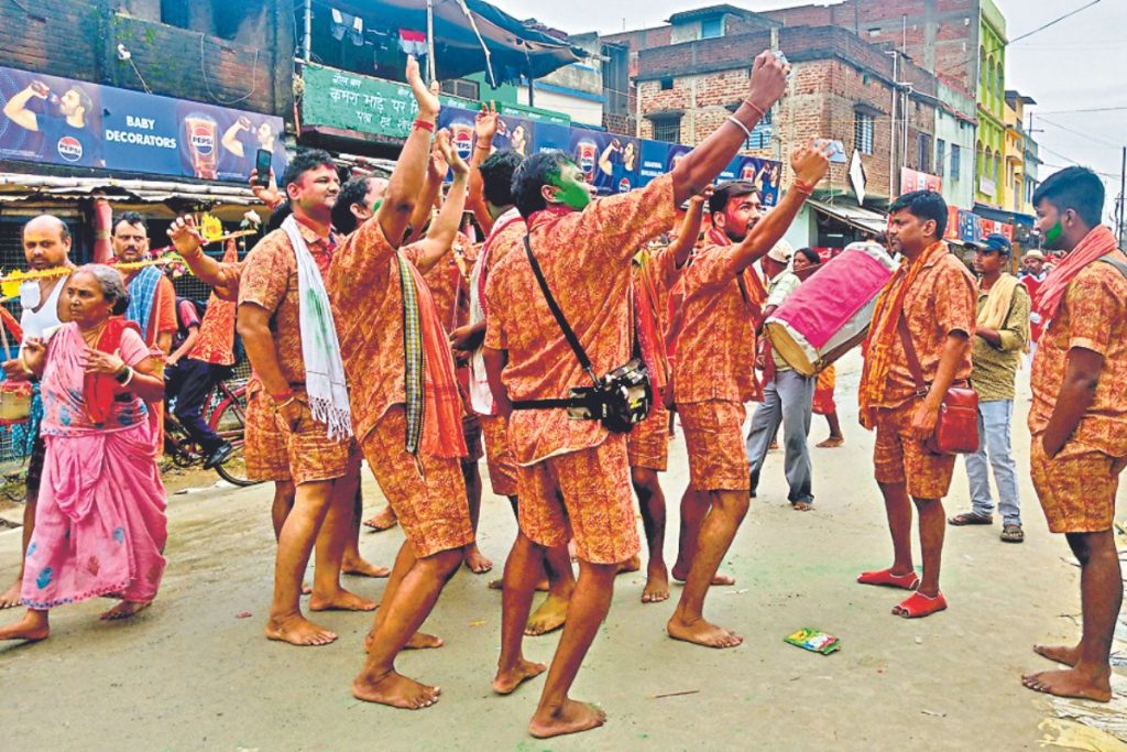 श्रावणी मेला शुरू होने से पहले दुरुस्त होंगे कांवरिया पथ और फुट ओवरब्रिज, डीसी ने दिये ये आदेश 4 Shravani Mela Deoghar