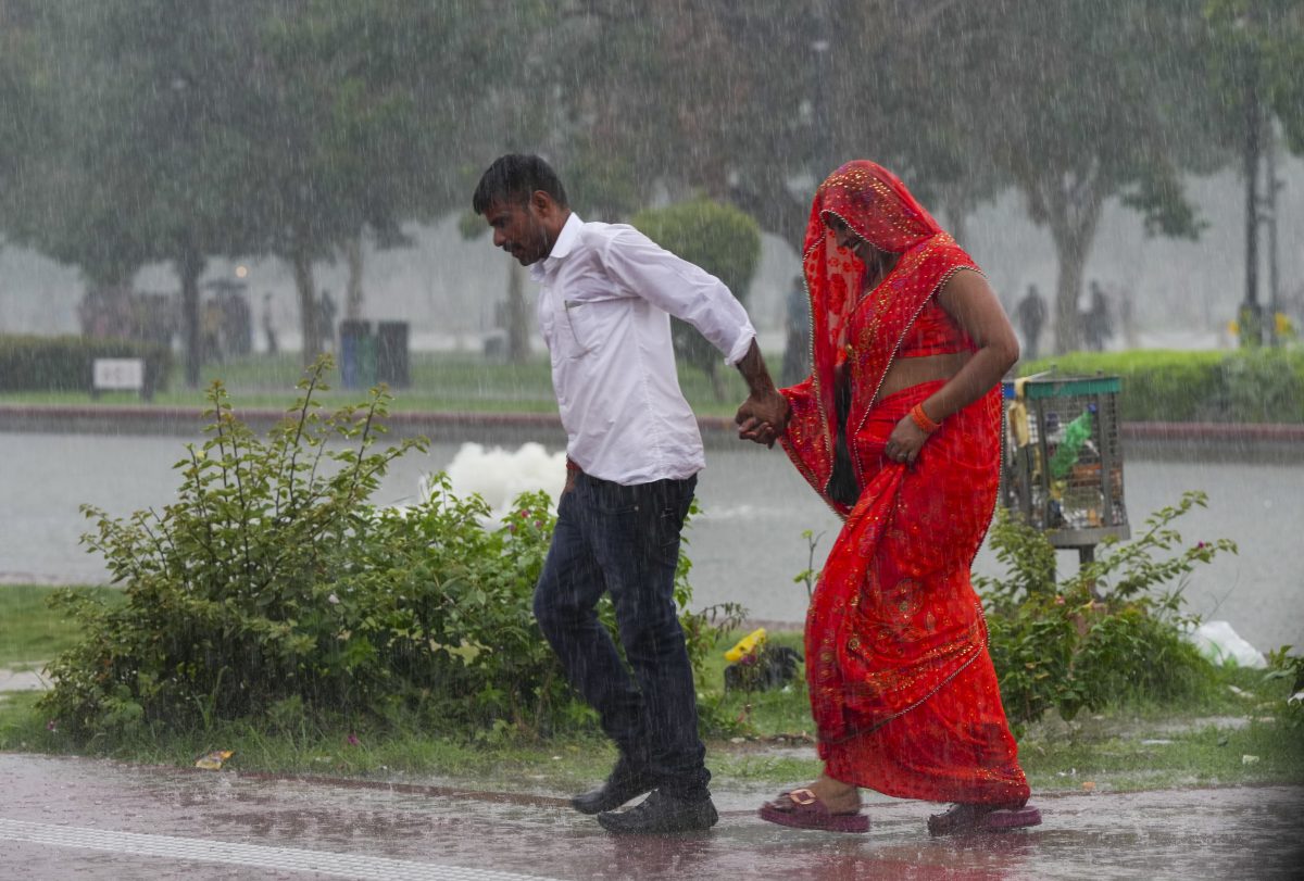 Heavy Rain Alert: 4 से 9 जुलाई तक गरज के साथ पड़ेंगे छींटे, कई राज्यों में भारी से बहुत भारी बारिश की चेतावनी 8 29061 Pti06 29 2025 000147B 1