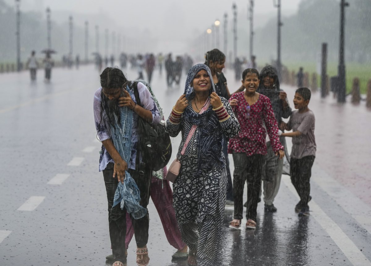 Heavy Rain Alert: 4 से 9 जुलाई तक गरज के साथ पड़ेंगे छींटे, कई राज्यों में भारी से बहुत भारी बारिश की चेतावनी 6 29061 Pti06 29 2025 000149B 1