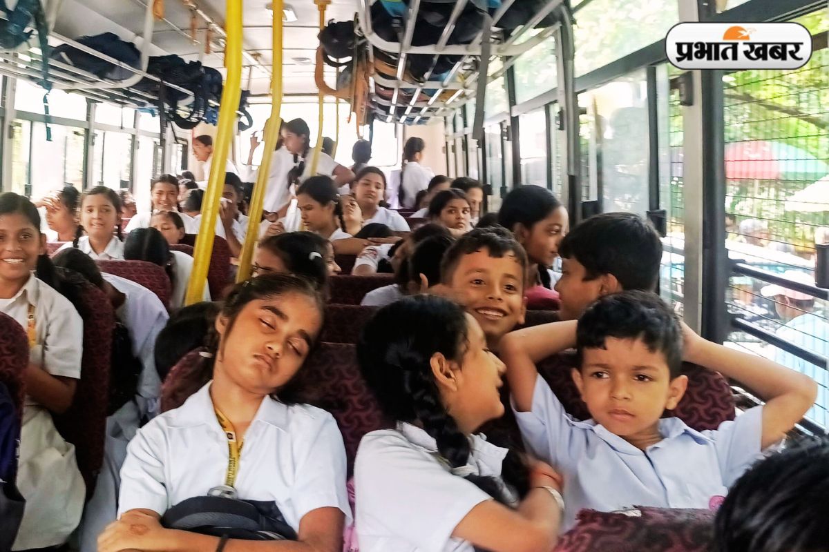 राष्ट्रपति द्रौपदी मुर्मू के आगमन से पहले धनबाद में ट्रायल रन, कारकेड में घुसे वाहन और 2 सांड 2 Draupadi Murmu Carcade Dry Run News Today