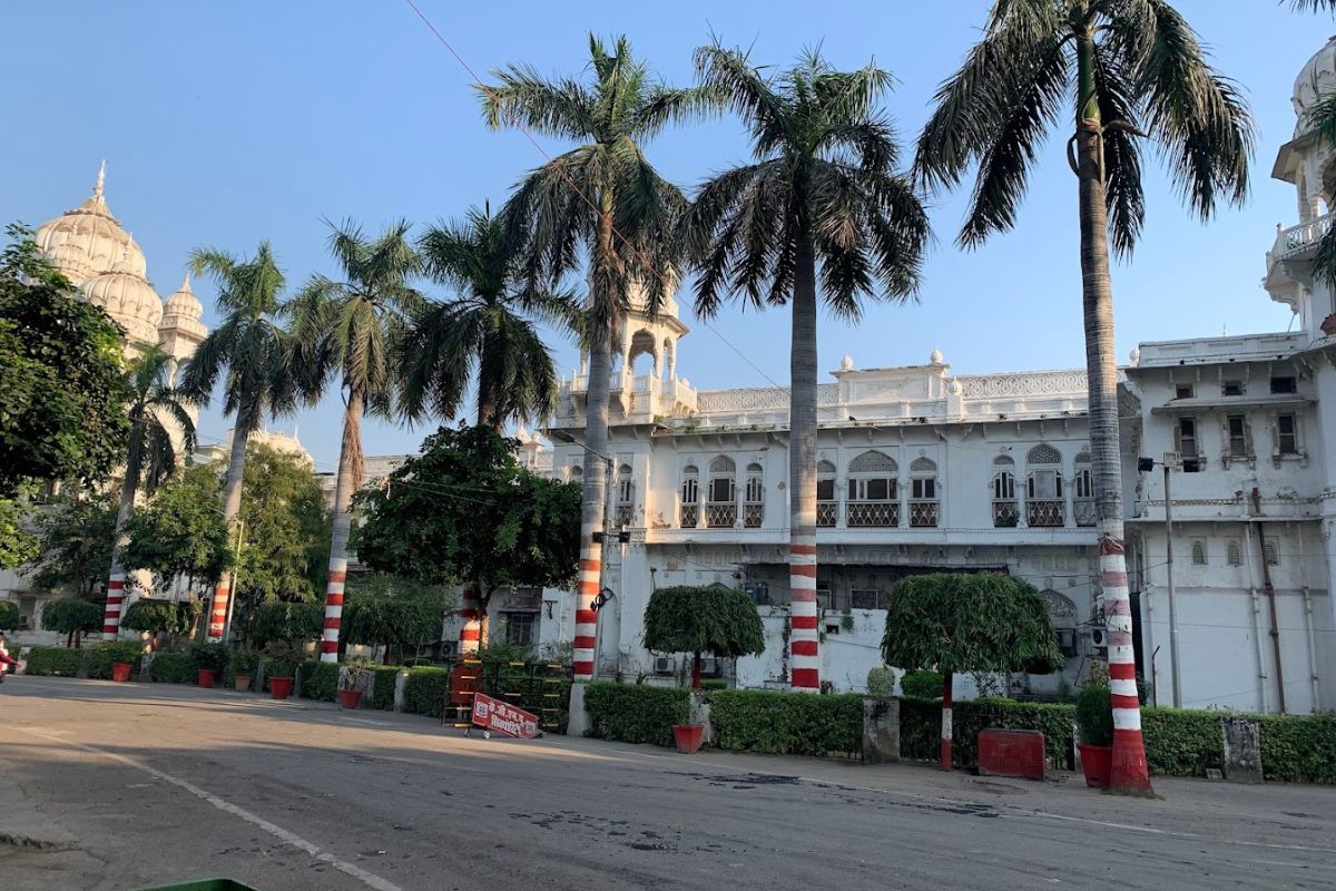 आधा यूपी नहीं जानता, 200 साल पुराना सबसे बड़ा सरकारी हॉस्पिटल, जो प्रदेश की बन गई पहचान 4 Kgmu