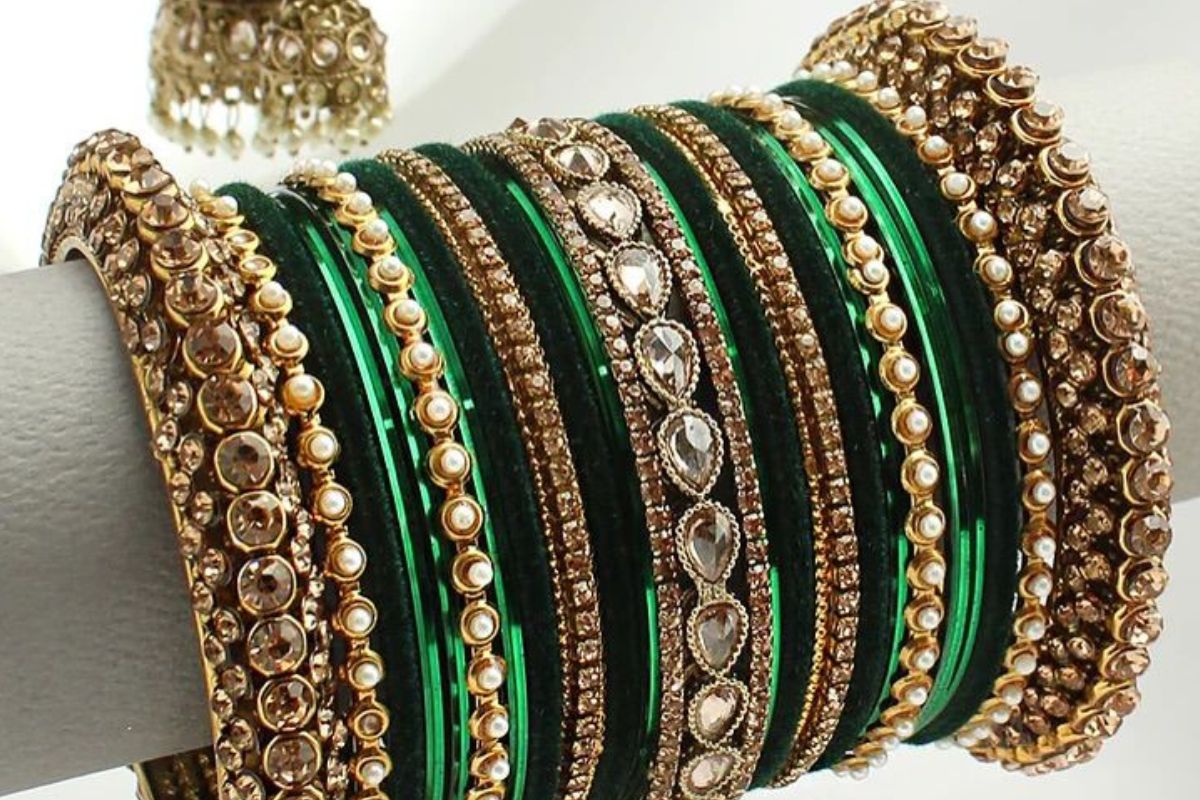 Raksha Bandhan Bangles: इस राखी बहन को दें खूबसूरत चूड़ियों का खास तोहफा 5 Raksha Bandhan Bangles 11