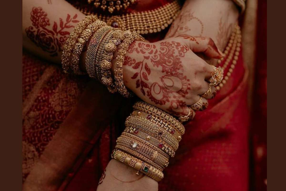 Sawan Bangles Designs: हाथों में पहनें ये सुंदर कंगन - चूड़ियों का सेट बनेगा बेहद सुंदर 4 Image 75