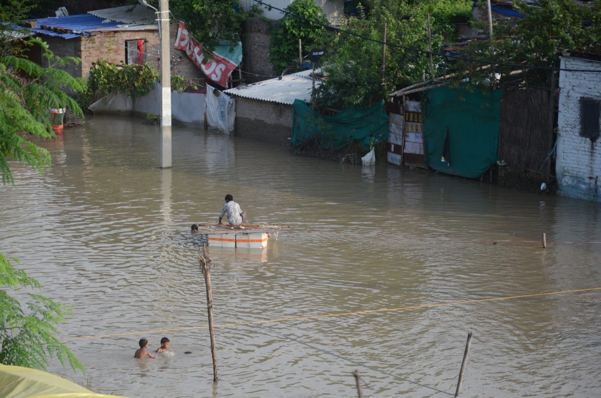 Photos: पटना में गंगा का उफान नहीं थम रहा, सीढ़ी घाट के सड़क पर पहुंच गया बाढ़ का पानी 5 09Pat 119 09082025 2