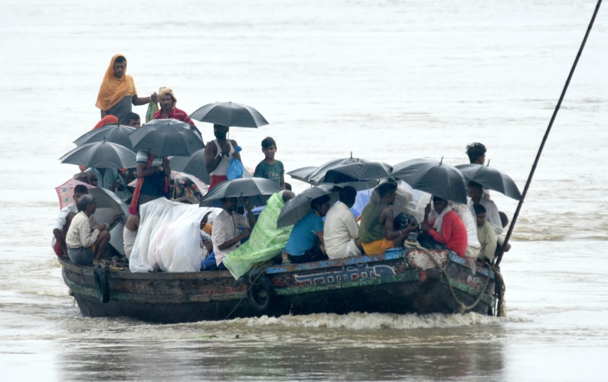 Photos: पटना में गंगा का उफान नहीं थम रहा, सीढ़ी घाट के सड़क पर पहुंच गया बाढ़ का पानी 2 09Pat 8 09082025 2