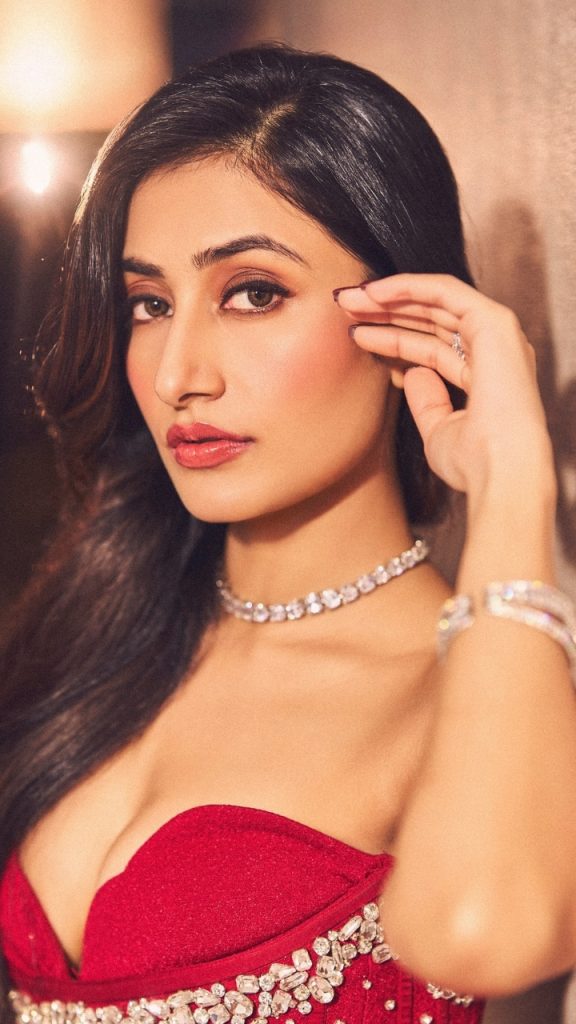 Bigg Boss 19 Contestants List 2025: सामने आई कंटेस्टेंट्स की लिस्ट, इन 11 सेलेब्स की होगी एंट्री, देखें डिटेल 7 Dhanashree-Verma (3)