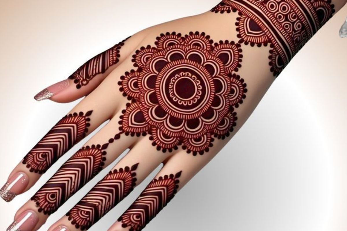 Easy Mehndi Designs For Teej: तीज पर ट्राय करें ये 10 आसान मेंहदी डिजाइन और दिखें बेहद खास 2 Easy Mehndi Designs For Teej11