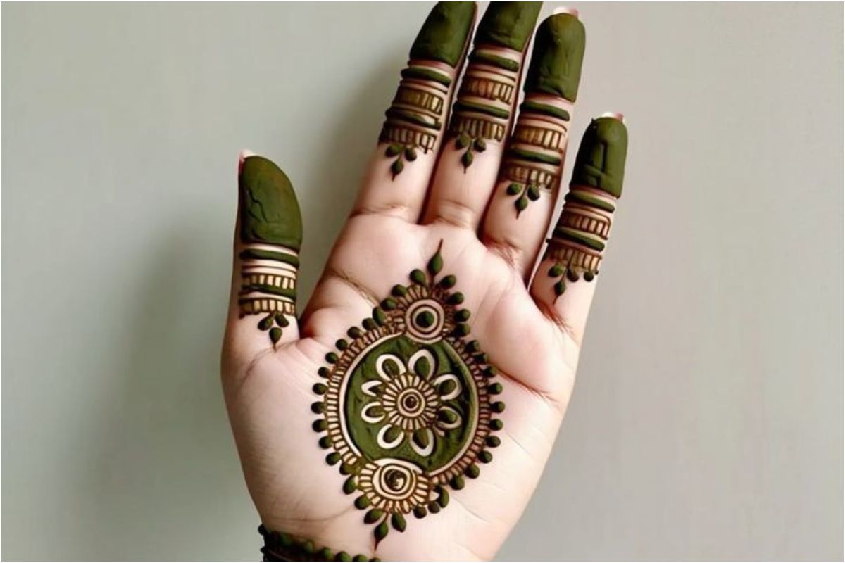 Minimal Mehndi Designs: रक्षाबंधन पर ट्राय करें ये आसान और मॉडर्न मिनिमल मेहंदी डिजाइन 2 Minimal Mehndi Design