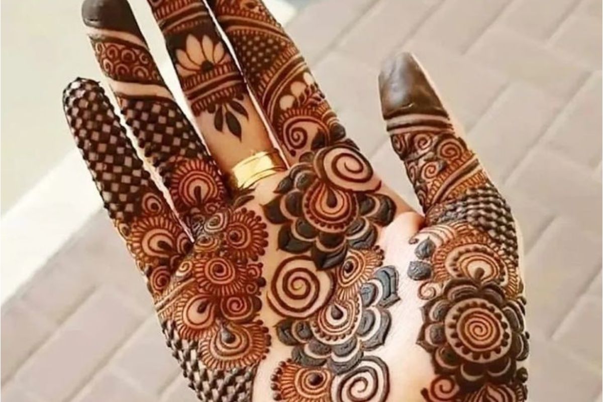 Raksha Bandhan Mehndi Design: राखी पर लगाये सिंपल, यूनिक और लेटेस्ट मेहंदी डिजाइन 5 Raksha Bandhan Mehndi Design 2
