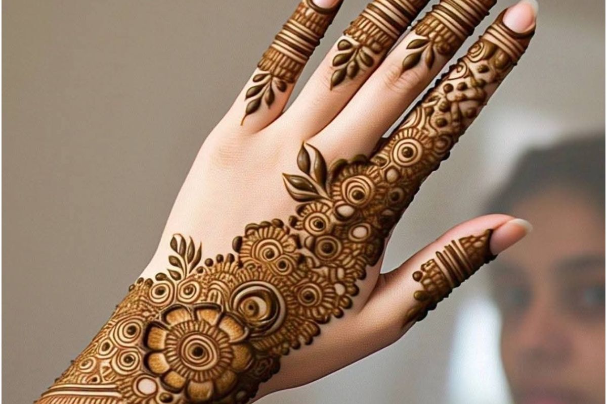 Minimal Mehndi Designs: रक्षाबंधन पर ट्राय करें ये आसान और मॉडर्न मिनिमल मेहंदी डिजाइन 5 Minimal Mehndi Design