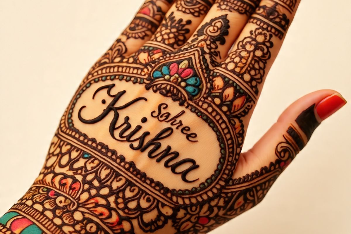 Janmashtami Simple Mehndi Designs: जन्माष्टमी पर राधा-कृष्ण की भक्ति का रंग चढ़ेगा हाथों में, ट्रेंड में हैं ये आसान मेहंदी डिजाइंस 7 Om Shree Krishna Name Mehndi Design