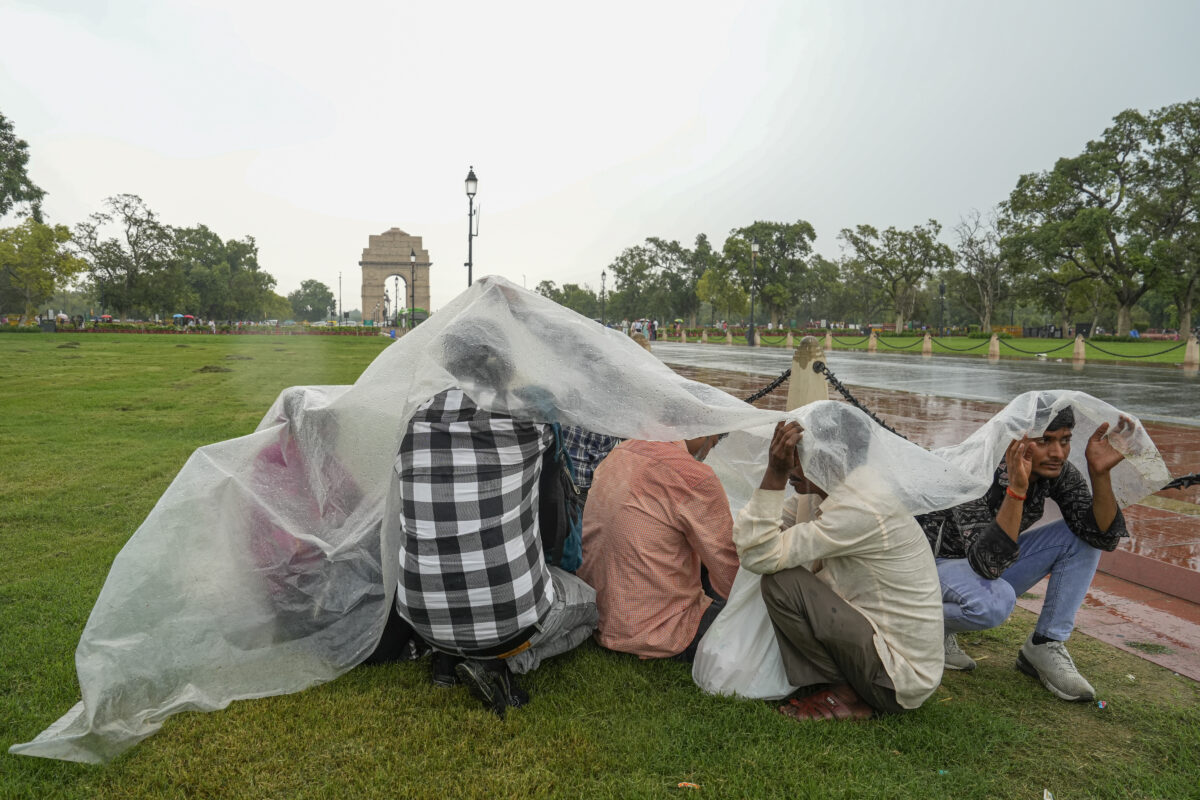 Kal Ka Mausam: विश्वकर्मा पूजा के दिन दिल्ली में बौछार, 17 और 18 सितंबर को बारिश के आसार 7 12071 Pti07 12 2025 000330B