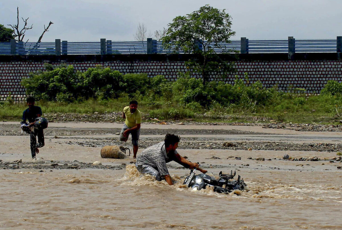 Heavy Rain Warning: 15, 16 और 17 सितंबर तक भारी से बहुत भारी बारिश, गरज के साथ छींटे, अलर्ट जारी 5 13091 Pti09 13 2025 000121A