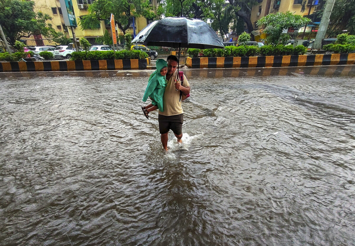Aaj ka Mausam: अगले पांच दिन इन राज्यों में भारी बारिश, 40 KM की रफ्तार से हवा, इन राज्यों में बदलेगा मौसम 6 15091 pti09 15 2025 000160b 1