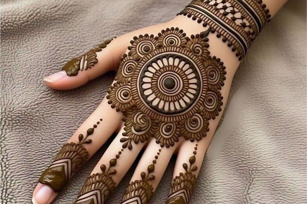 Latest Onam Mehndi Design: ओणम के लिए यहां देंखे खूबसूरत और लेटेस्ट मेहंदी डिजाइन 6 Latest Onam Mehndi Design 4