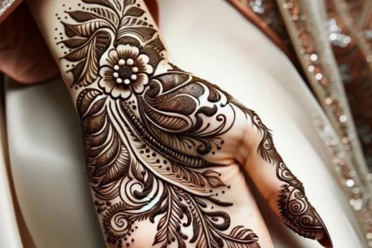 Latest Onam Mehndi Design: ओणम के लिए यहां देंखे खूबसूरत और लेटेस्ट मेहंदी डिजाइन 8 Latest Onam Mehndi Design