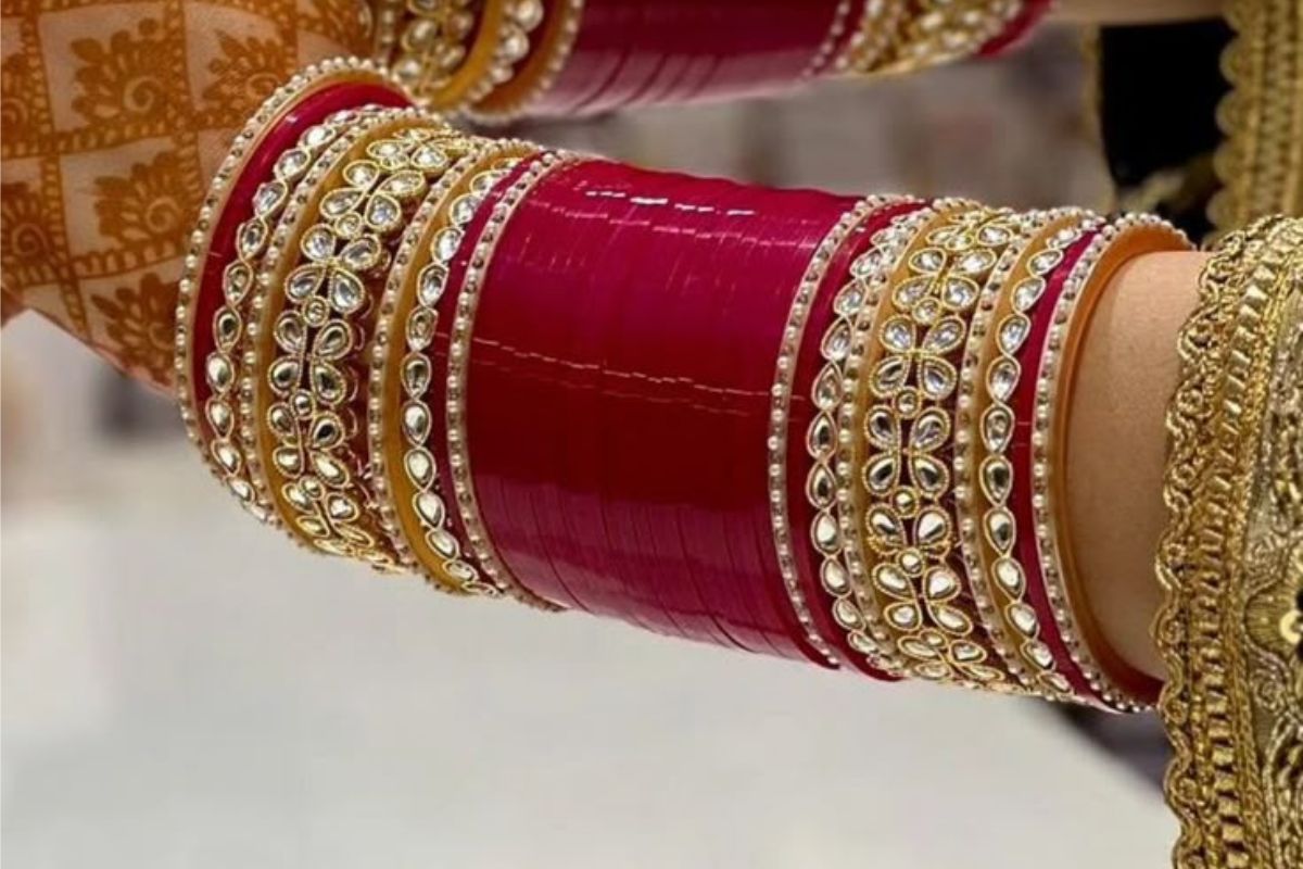 Navratri Special Red Bangles: इन लाल चूड़ियों से सजाएं अपने हाथ,देखें लेटेस्ट डिजाइन 6 Navratri Special Red Bangles 1
