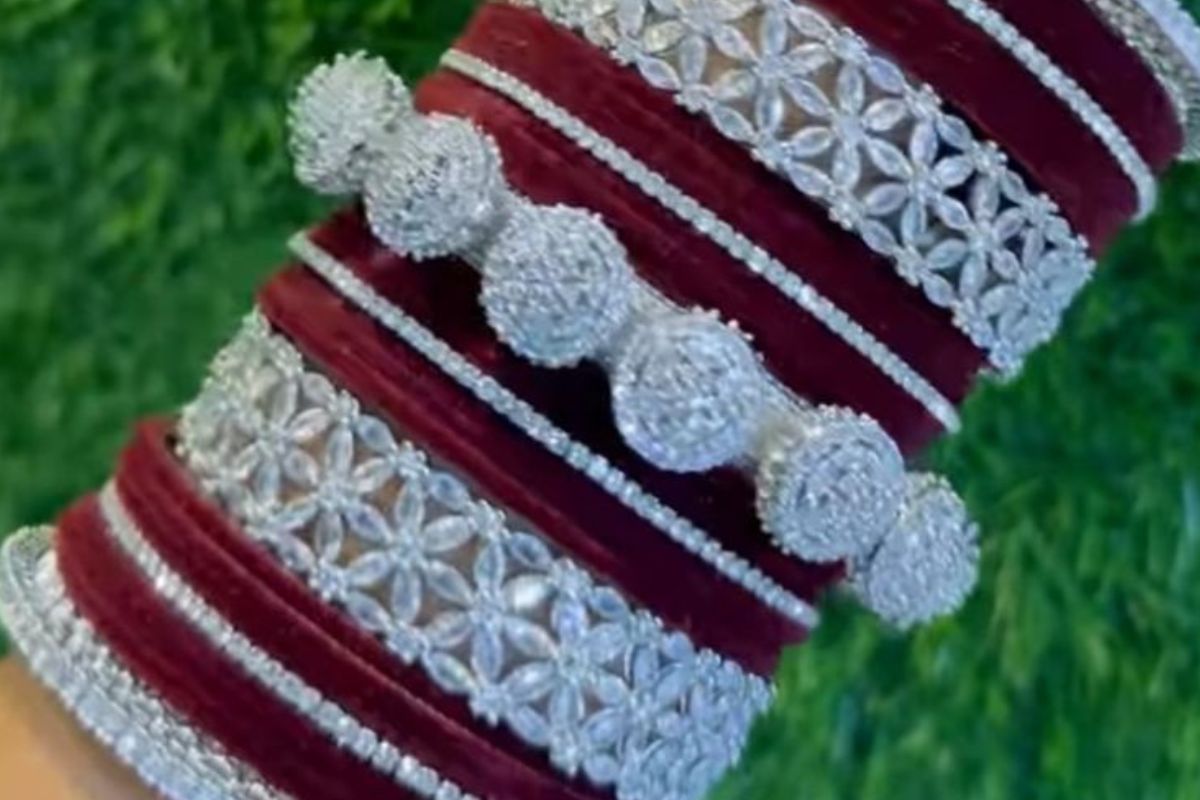 Navratri Special Red Bangles: इन लाल चूड़ियों से सजाएं अपने हाथ,देखें लेटेस्ट डिजाइन 4 Navratri Special Red Bangles 2