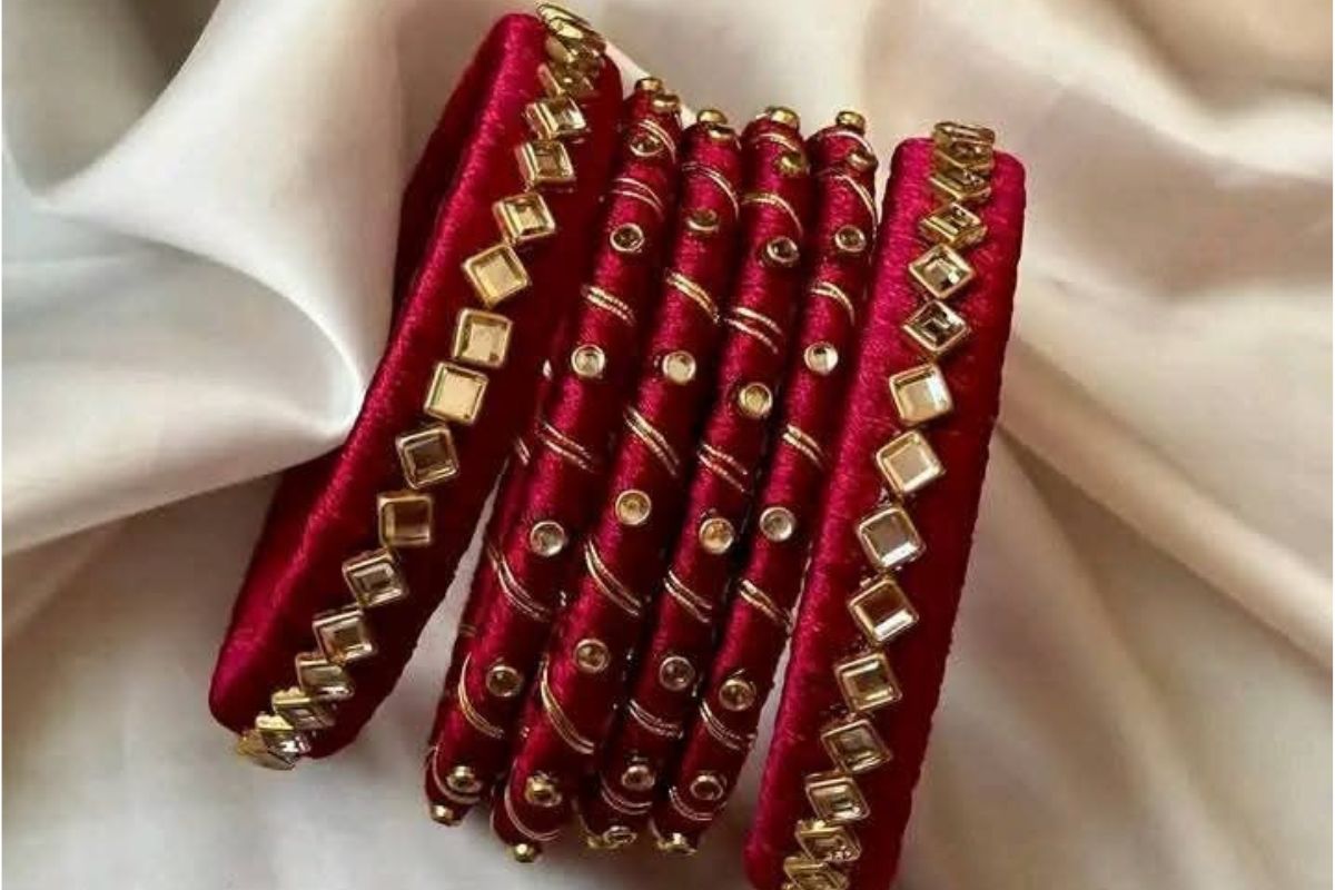 Navratri Special Red Bangles: इन लाल चूड़ियों से सजाएं अपने हाथ,देखें लेटेस्ट डिजाइन 2 Navratri Special Red Bangles 5