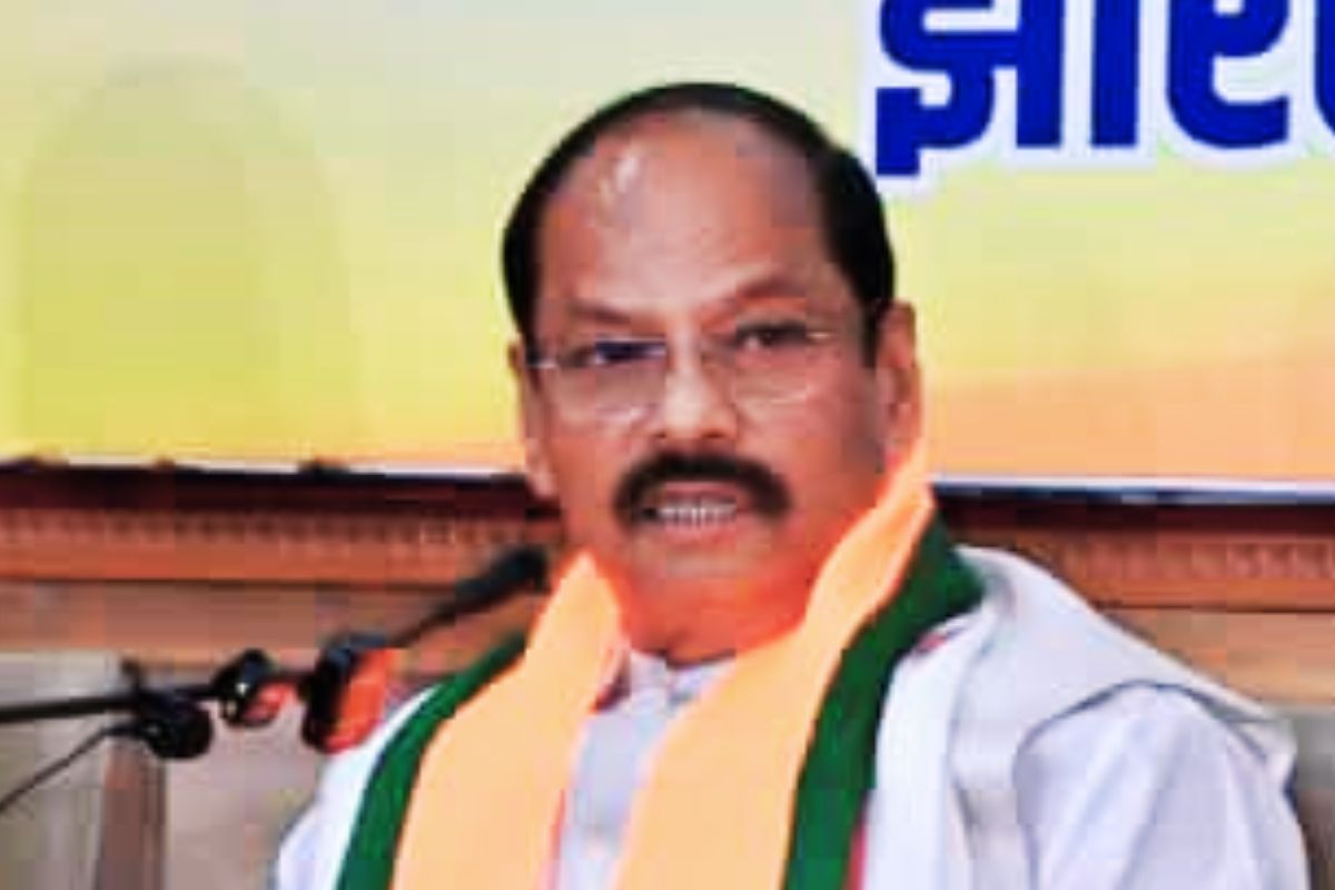 रघुवर दास ने पेसा का मुद्दा उठाया, तो बोले विनोद पांडेय- भाजपा सरकार ने ग्राम सभाओं को दरकिनार किया 2 Politics On Tribal Issue Raghubar Das