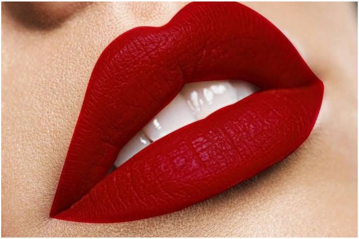 Trending Lipstick Shades: ट्रेंडिंग लिपस्टिक शेड्स जो देंगे आपको क्लासी और मॉडर्न लुक 4 Trending Lipstick Shades 2025 8 1