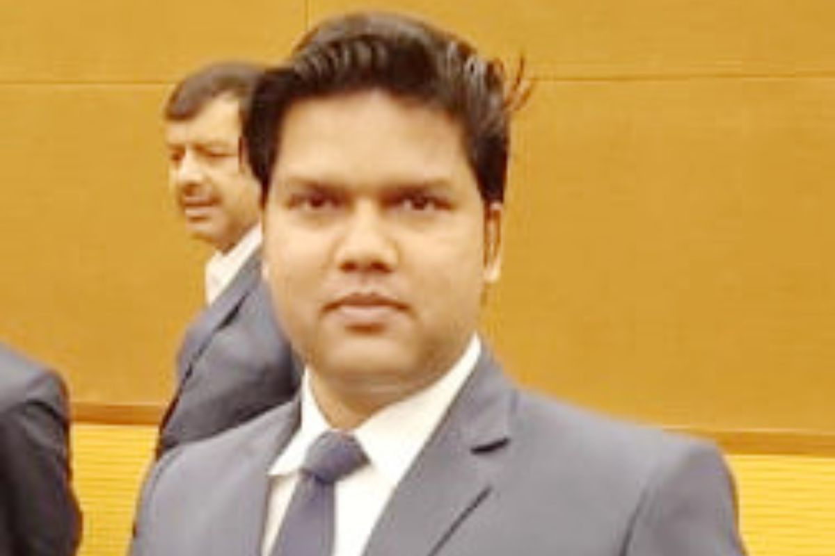 झारखंड के इस गांव ने दिये थाना प्रभारी, सीओ, आइआइटियन, 70 के दशक में वामदलों की हिंसा से आया था सुर्खियों में 2 Good News Deepak Prasad Hesalong Village Hazaribagh Jharkhand