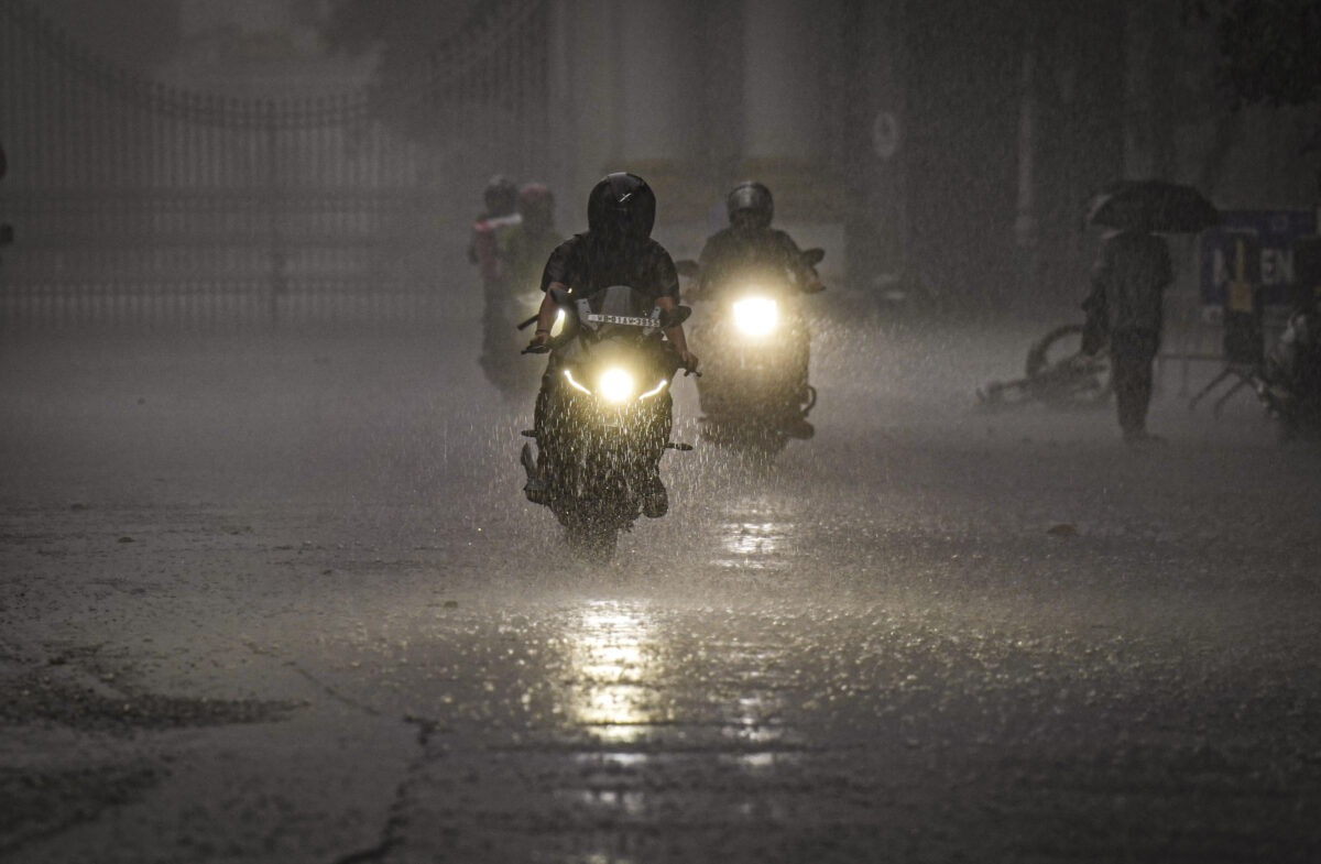 Rain Alert: आज और कल इन राज्यों में जोरदार बारिश, नए पश्चिमी विक्षोभ की दस्तक, आंधी तूफान का अलर्ट 7 30101 pti10 30 2025 000174a