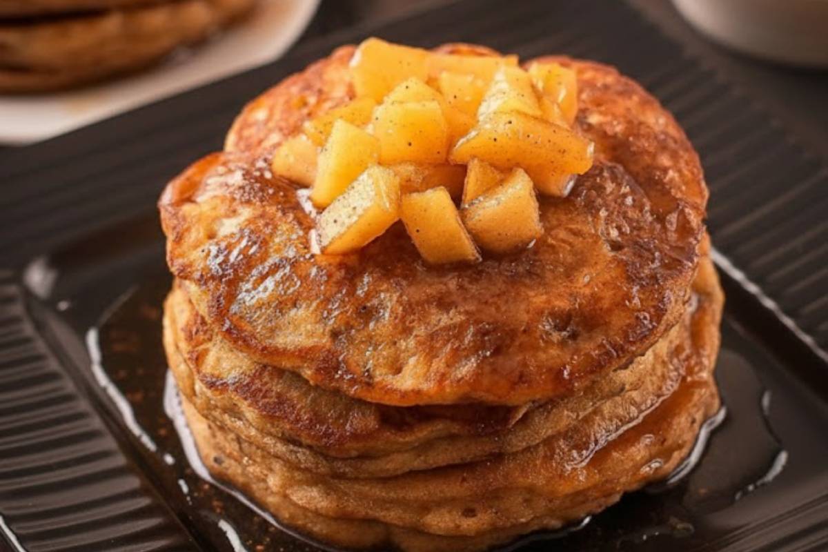 Eggless Apple Pancake Recipe: आज मीठे में कुछ हेल्दी हो जाएं - ट्राइ करें एगलेस एप्पल पैनकेक रेसिपी 2 Healthy Eggless Apple Pancake Recipes Min